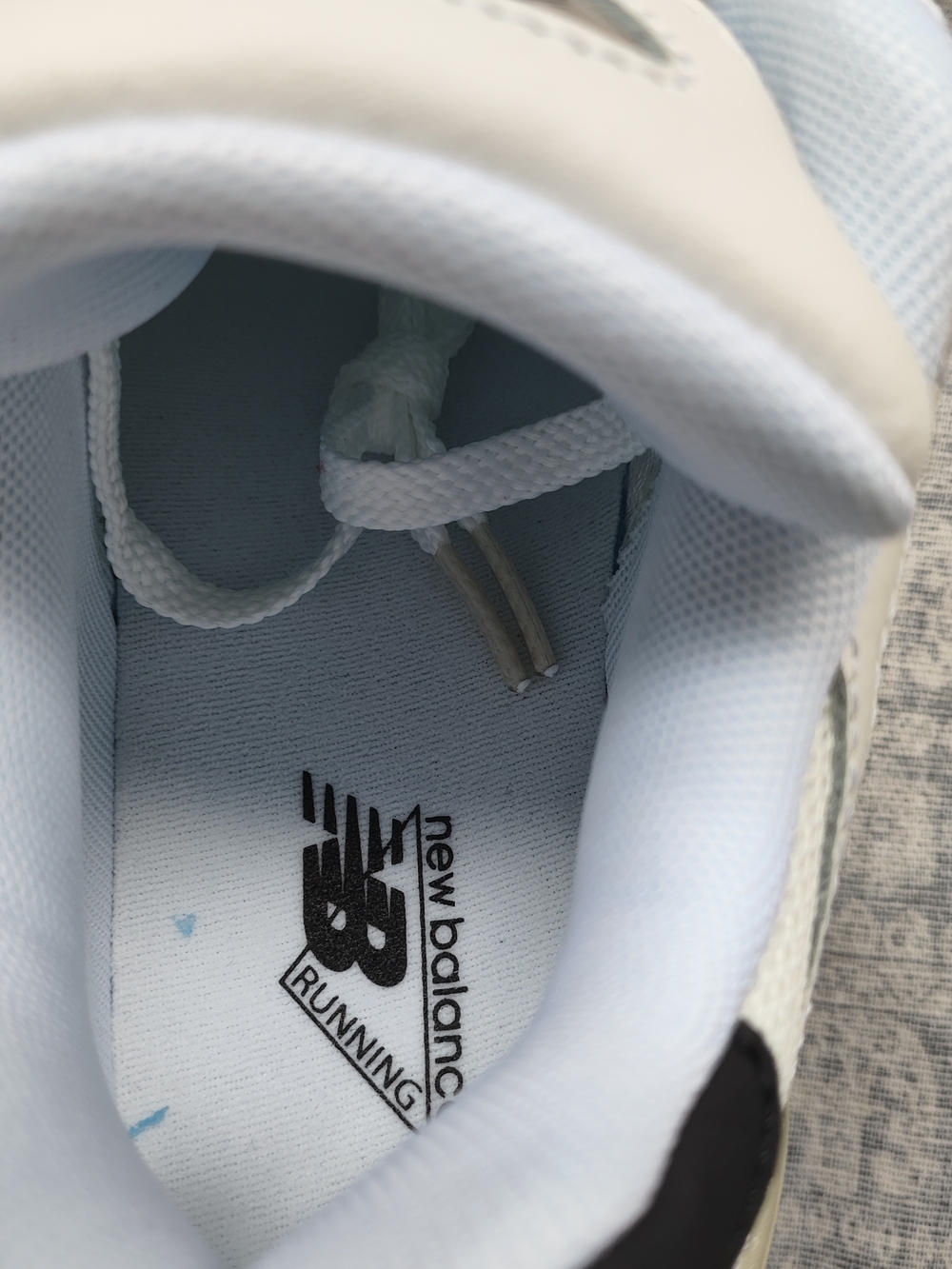 New Balance Men's White and Black Retro-Style Sneakers - Picture 5 of 6